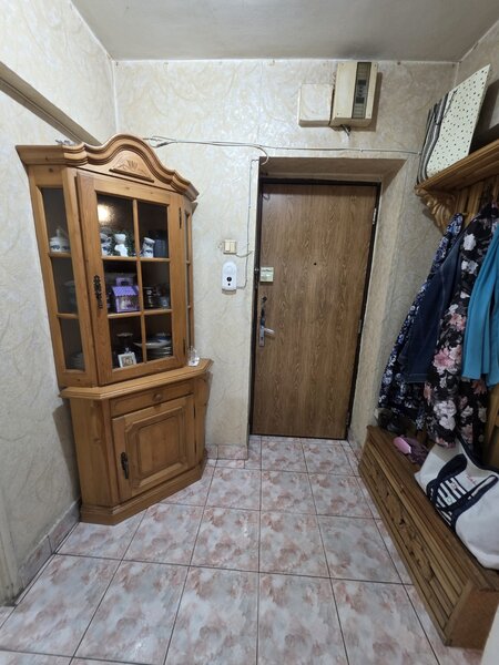 Piata Muncii, 5 minute metrou, chiar pe Basarabia, stradal, vedere spate,
